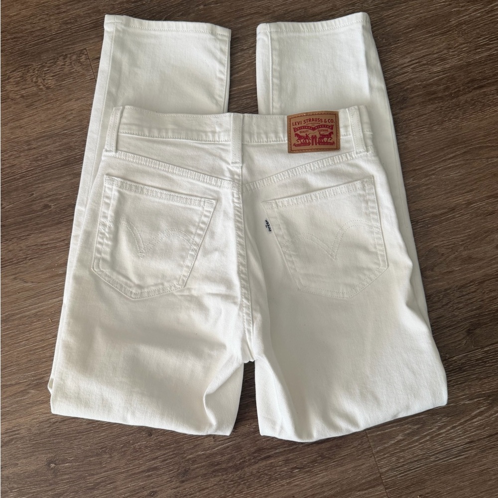 Levi's Women's Wedgie Straight Leg Jeans - White - Picture 3 of 12